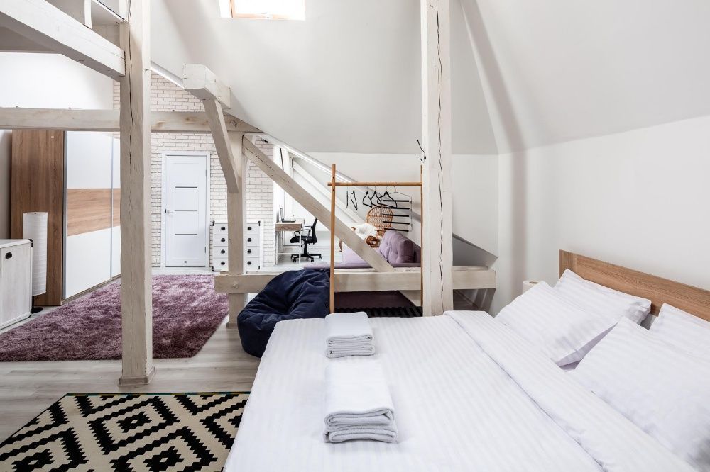 вул. Мартовича 3/Оренда Подобово дворівневі апартаменти/для 6 осіб