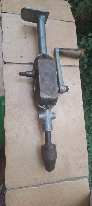 Ручная дрель,дрель