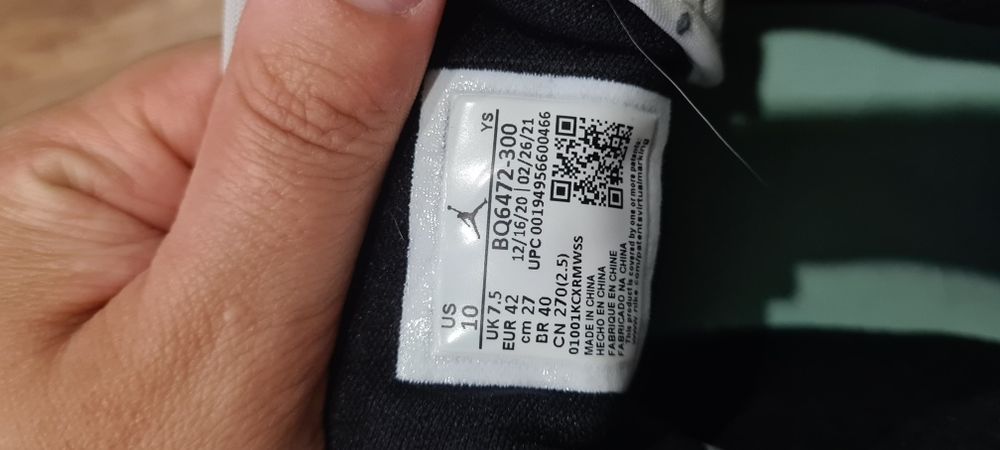 Jordan bota tamanho 42