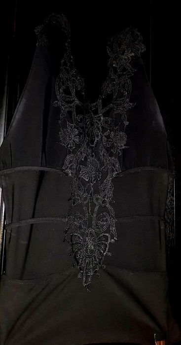 Czarna bluzka z koronką na plecach, rozm S