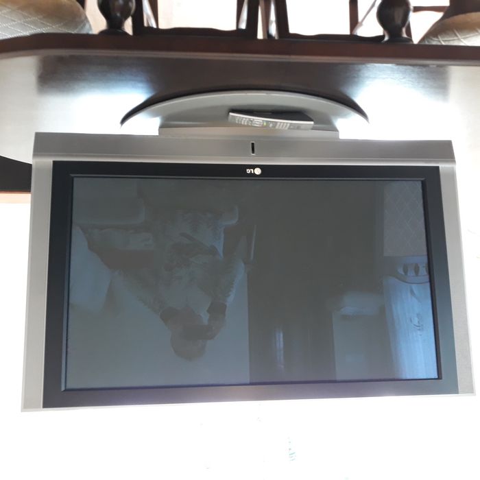 Продам телевизор LG 50PC 1RR
