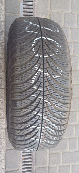 GOODYEAR 215/60R17 100V , pojedyńcza opona wielosezonowa.