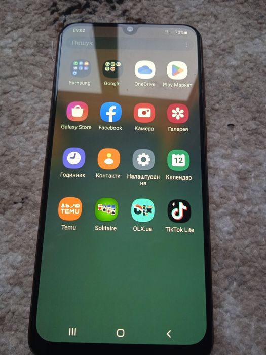 Телефон СамсунгА 30 .3100 гривень