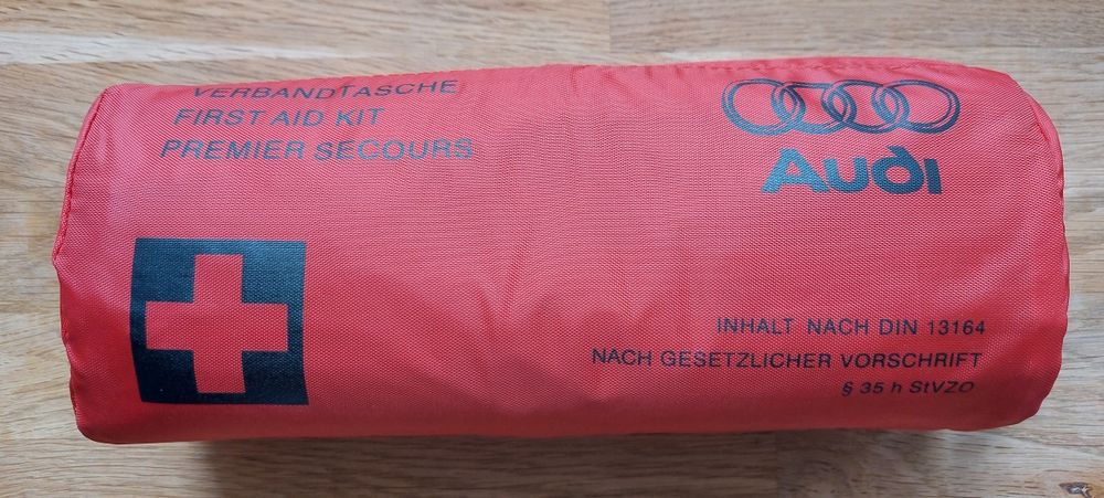 Apteczka samochodowa Audi A3/S3 8P 8P0860282