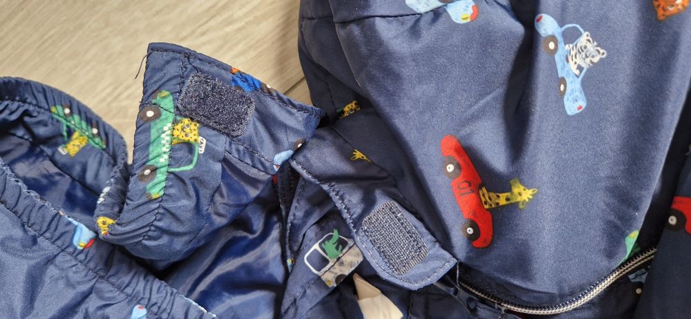 H&M kurtka autka pojazdy samochody