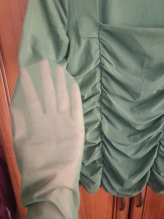 Bluzka Mohito, drapowana, z siateczki, dekolt karo