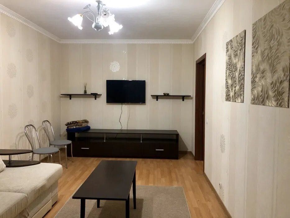 ПРОСТОРА 1-кімнатна квартира | СРІБНОКІЛЬСЬКА, 4 | продаж