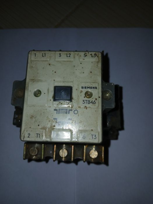 Stycznik 90A AEG LS-47. Stycznik  80A Siemens 3TB46