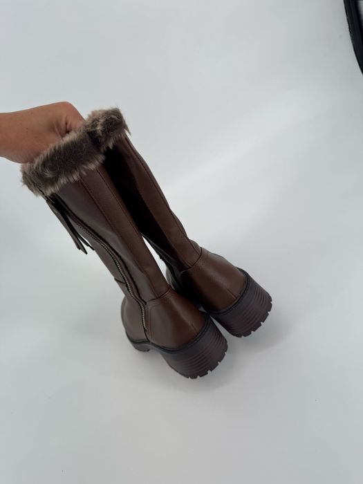 Brązowe kozaki do polowy łydki 37 ocieplane z futerkiem zamkiem jesień