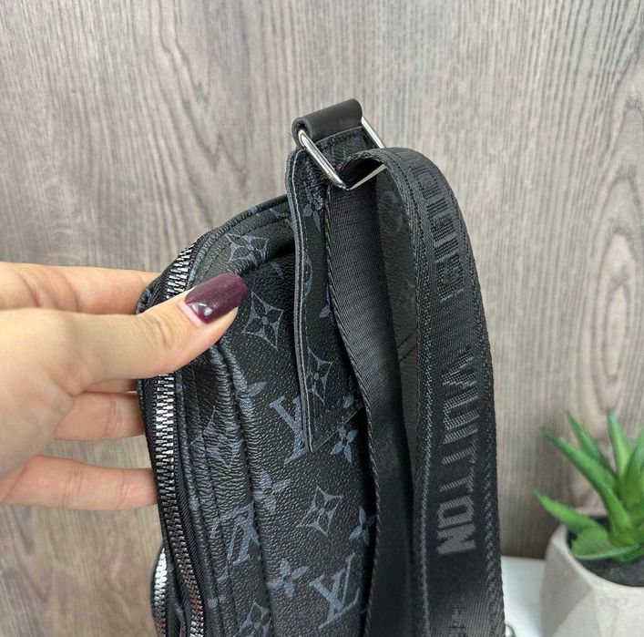 Мужская кожаная чоловіча сумка бананка слінг через плечо на грудь