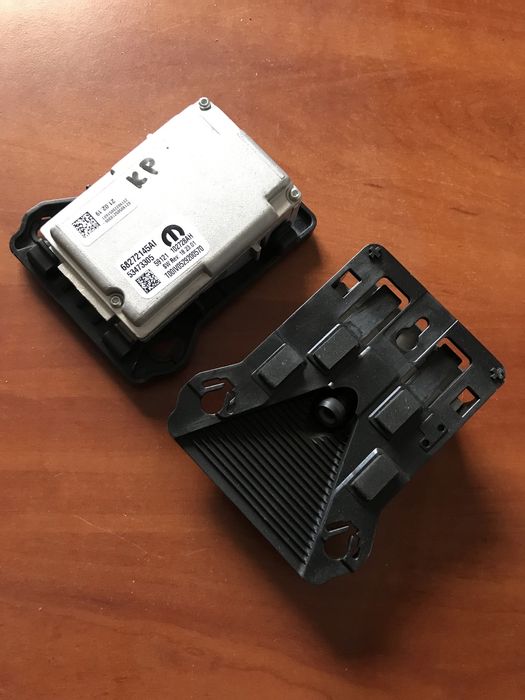 Камера на лововое Jeep Cherokee 2018 2019 2020 2021 2022