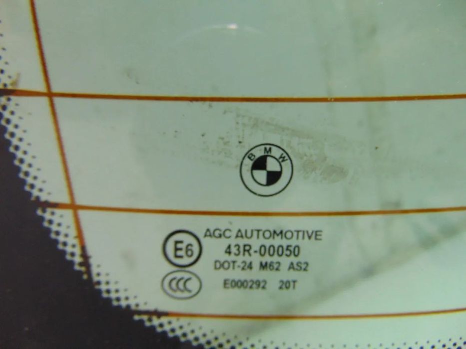 BMW serie 5 520 F11 Vidro mala " usado em bom estado