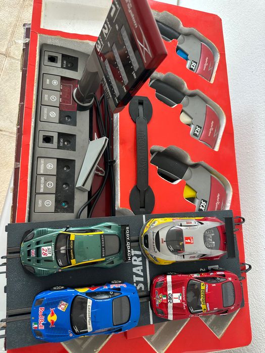 Pista de carros SCX Digital com 2 metros de pista extra