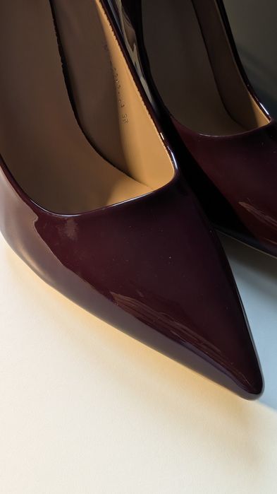 Sapatos bordô 38