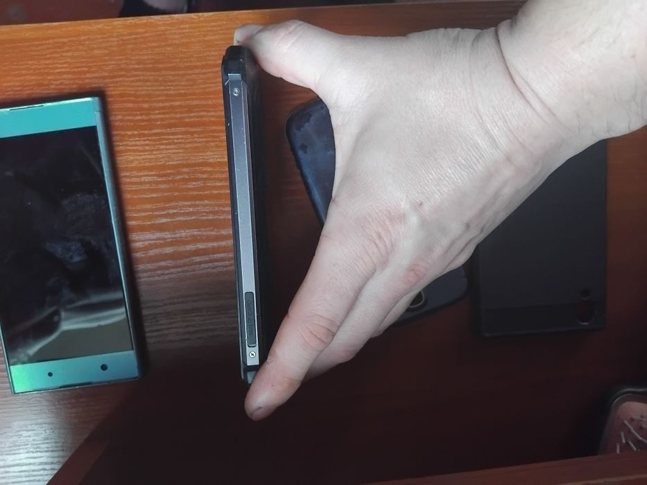 Продам смартфони