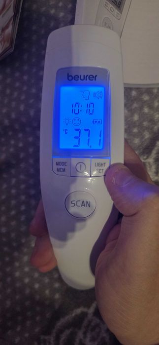 Termometr bezdotykowy Beurer FT 90 | Higieniczny i Precyzyjny | OKAZJA