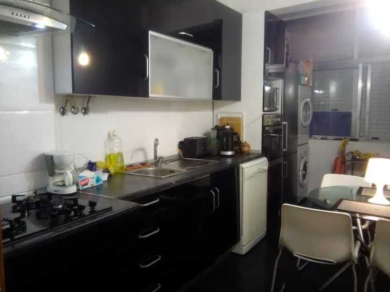 ARRENDO QUARTO EM AMORA