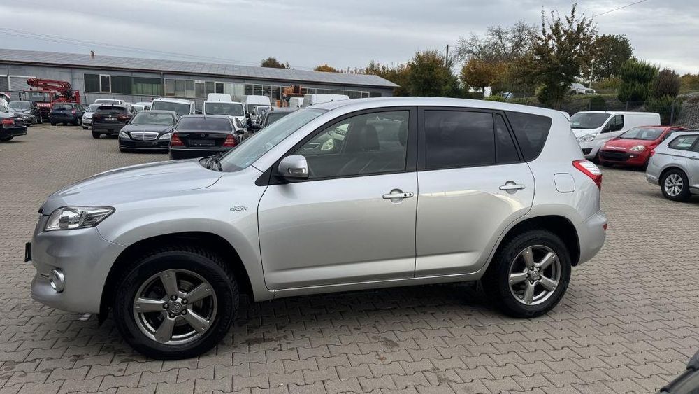 Toyota RAV-4 2012...