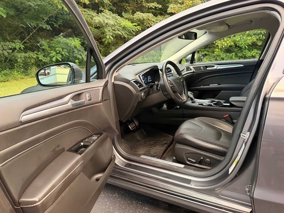 Ford Fusion Titanium      2014