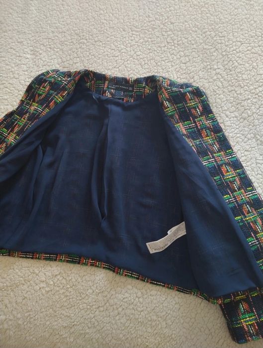 Blazer Zara corte Chanel