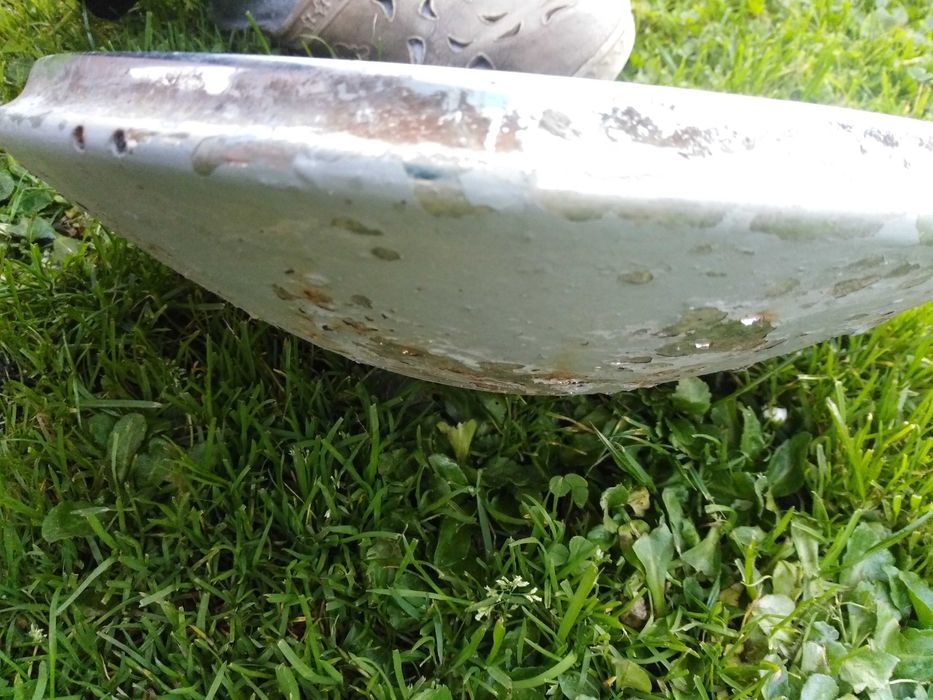 Stary metalowy kołpak WV