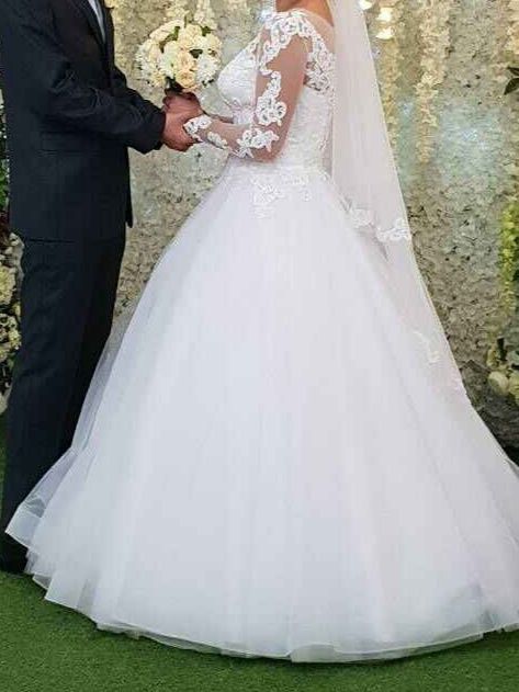 весільна сукня (з дуже гарною енергетикою, вже 7 років разом щасливі)