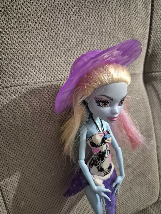 Abbey skull shores lalka monster high