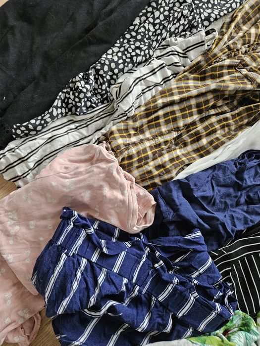 Paka.ubran damskich sukienki bluzki kombinezony zestaw