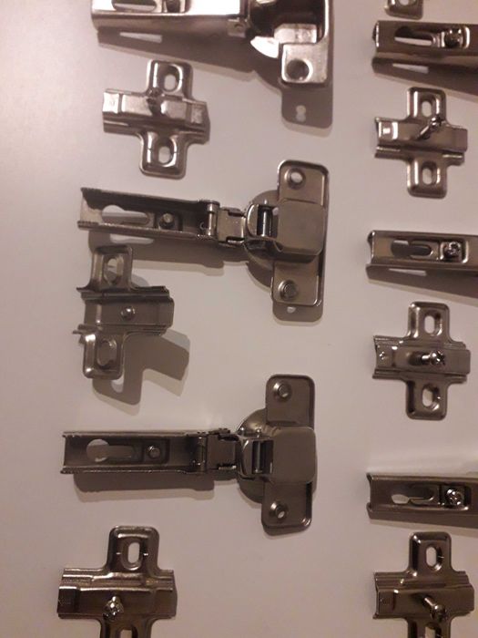 Dobradiças metálicas