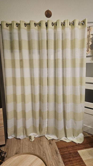 Zasłony   lub. boki na okna