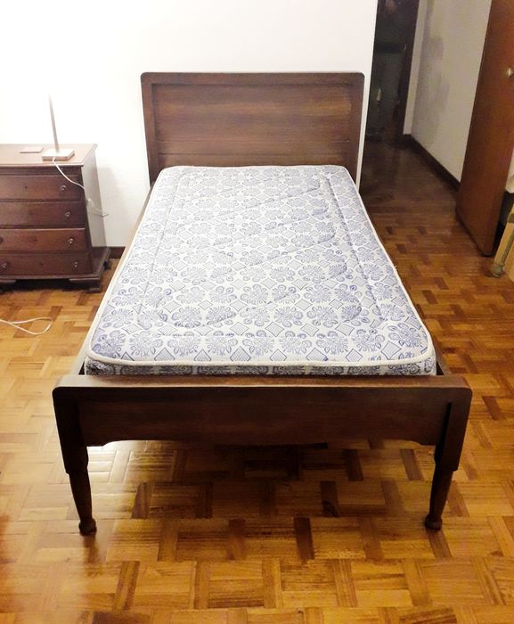 Cama antiga de Madeira solteiro + entrega