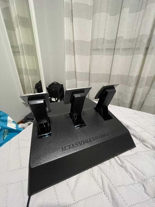 Volante com Pedais Thrustmaster T300RS GT Edition NOVO