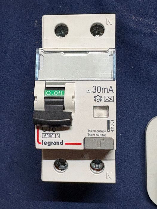 Tomada GreenUp + Dijunto 30A para viatura electrica