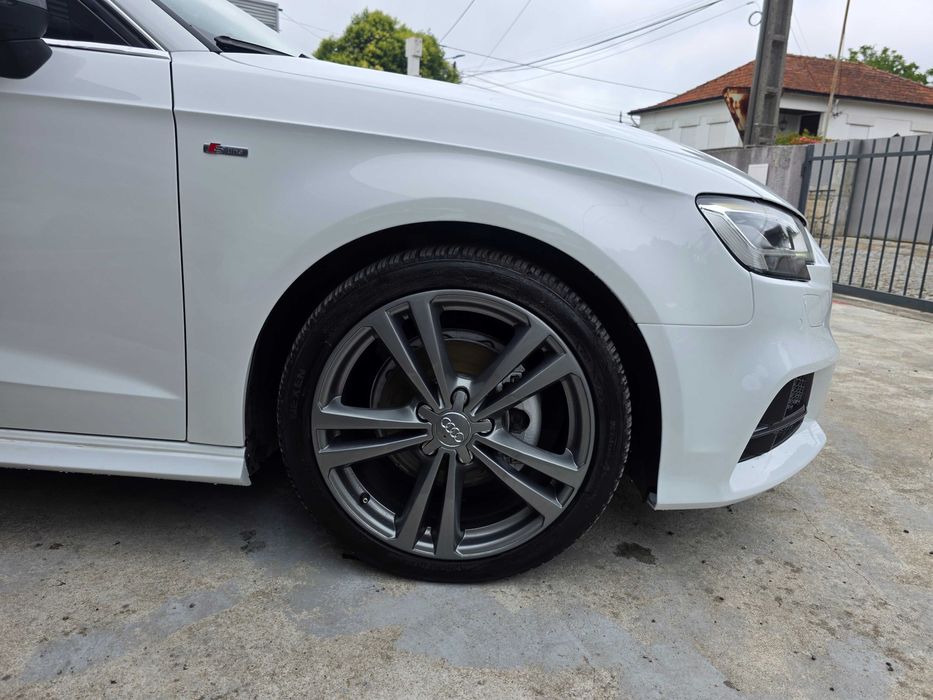 Audi A3 1.6 TDi S-LINE