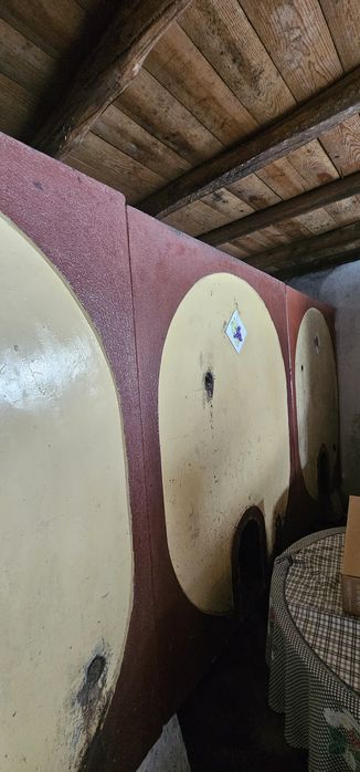 Depósitos de vinho em cimento