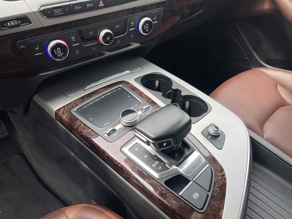Audi Q7 45 TFSI quattro Premium Plus      2019