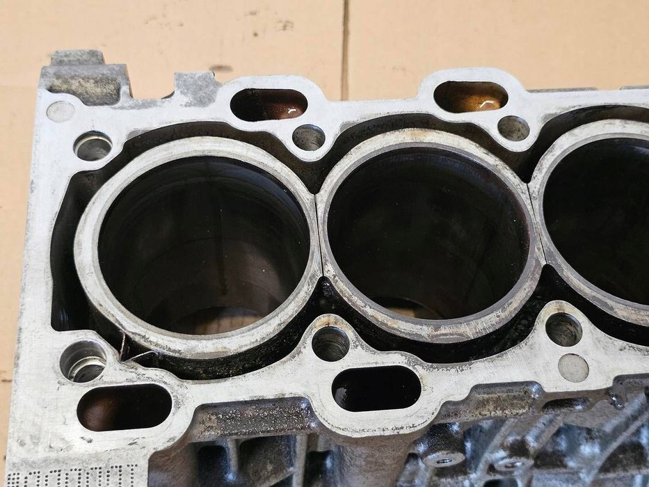 blok silnika volvo s80 v70 xc70 xc60 v50 s40 c30 c70 2.5t 30677776