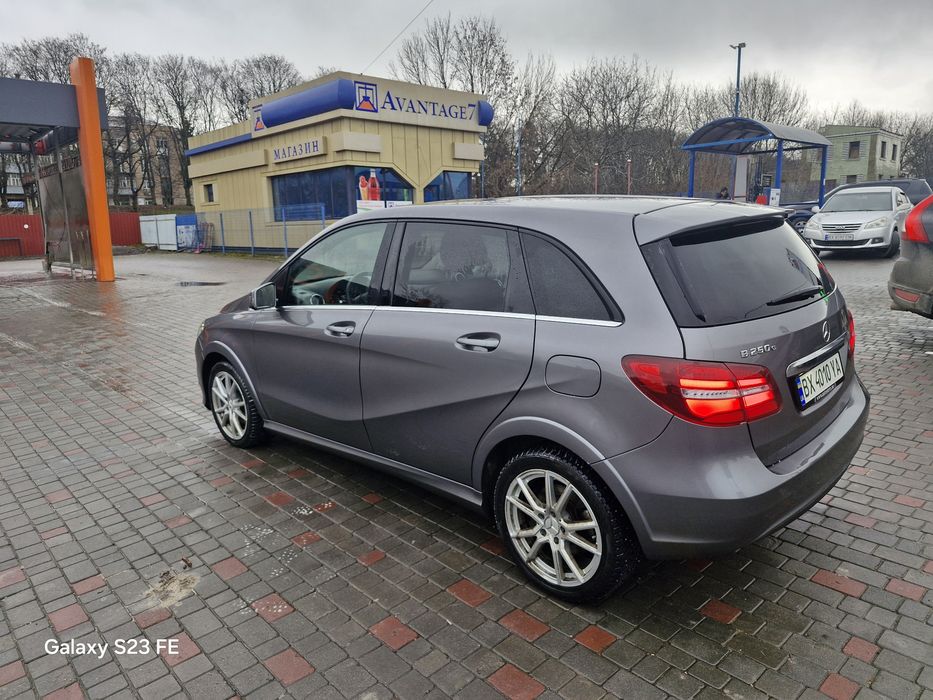 Mercedes benz  B250e