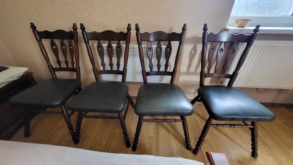 Комплект стол + стулья. ДУБ