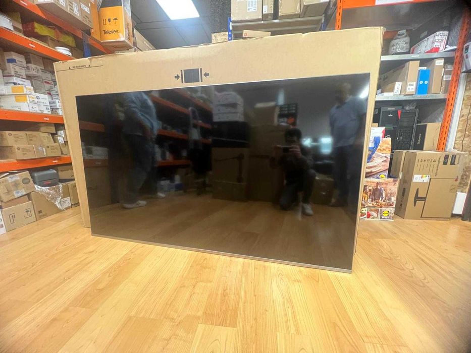 Samsung QE82Q6FNAT Q6F Series - 82" LED-backlit LCD TV - QLED - 4K