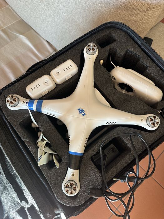 Drone DJI Phantom 3 Standard + Comando DJ6 + Mala