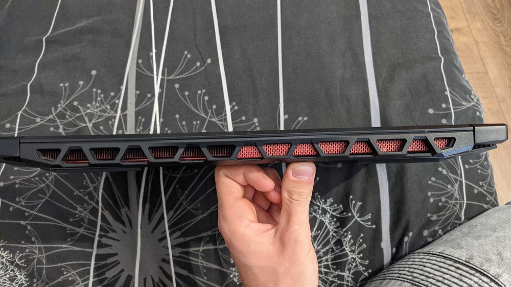 Acer Nitro 7 Intel Core i7-9750H NVIDIA GeForce GTX1660ti 6gb 16Ram