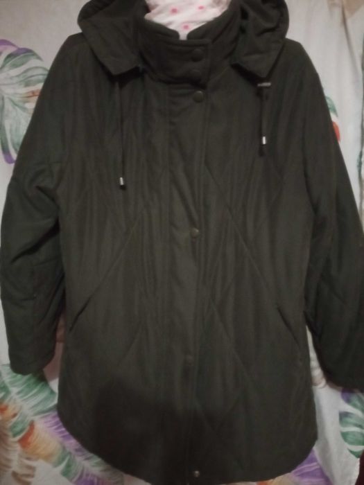 Теплая темно зелёная курточки 54-56