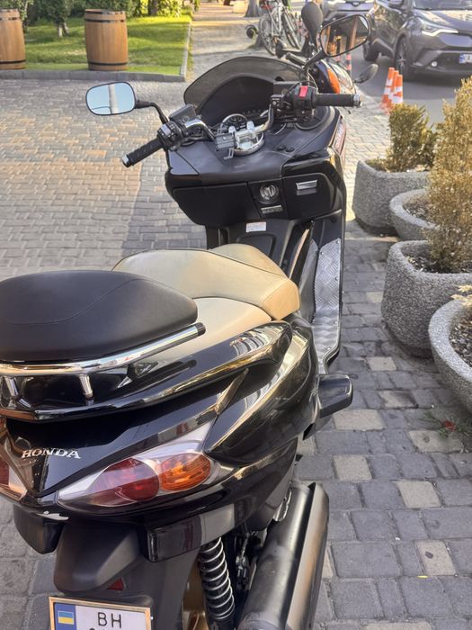 Макси-скутер Honda Forza 250 MF10