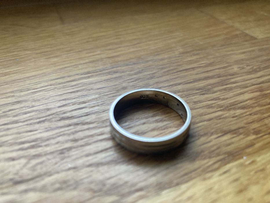 Sprzedam sredny pierscionek