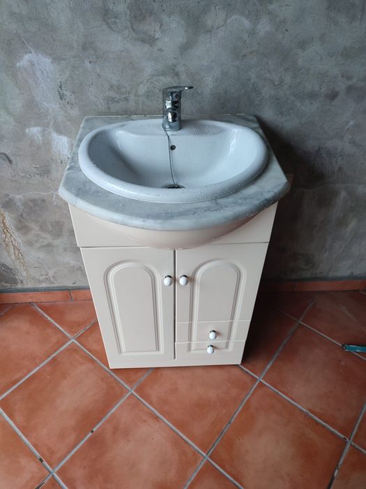 Armário de casa de banho