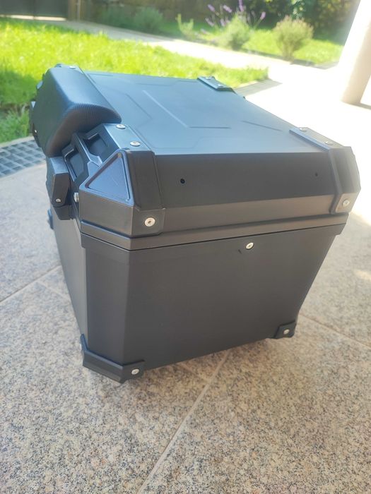 Baú / Top Case Universal Moto 45L (Inclui Base e Chaves)