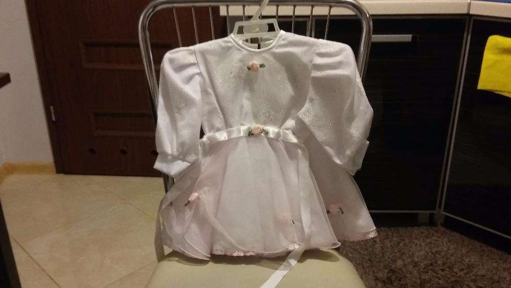 Ubranko do chrztu dla dziewczynki na 3-4 miesiące