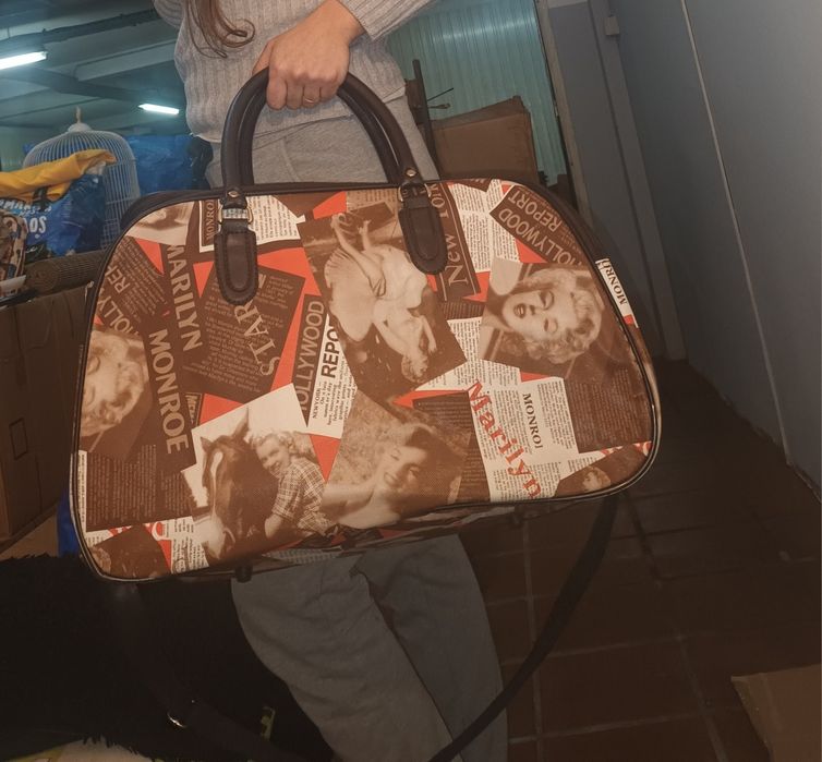 Mala viagem/ginásio Marylin Manroe