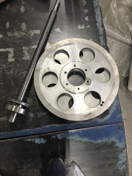 Алюміневі колеса до  пилорами. Є будь-які запчастини, шківи, диски